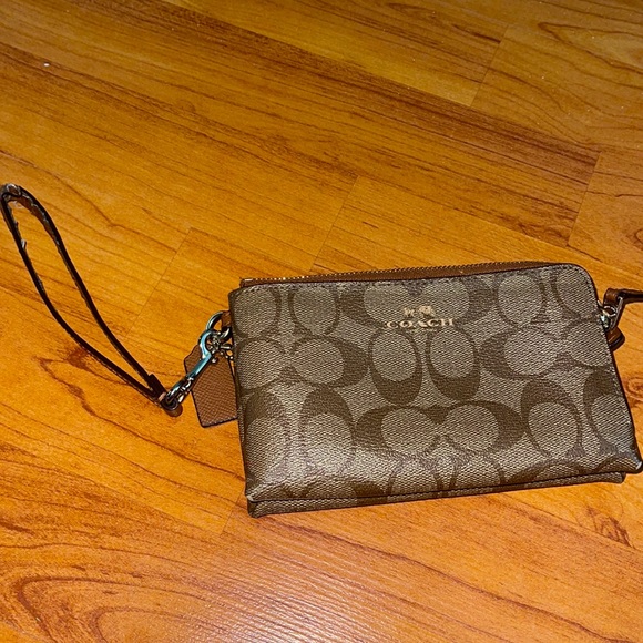Coach Handbags - Coach Wristlet Wallet
